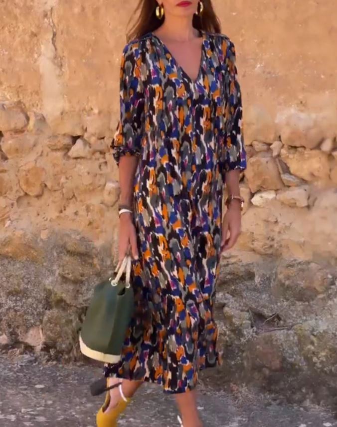 Vintage-Inspired V-Neck Dress