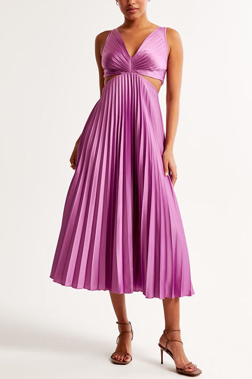 Elsa | Chic Pleated Maxi Gown