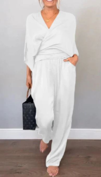 Chic Women's 2-Piece Ensemble: V-Neck Top with Mercerised Cotton Trousers