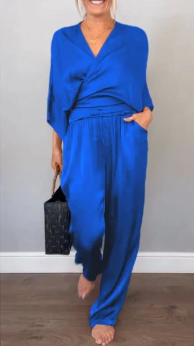 Chic Women's 2-Piece Ensemble: V-Neck Top with Mercerised Cotton Trousers
