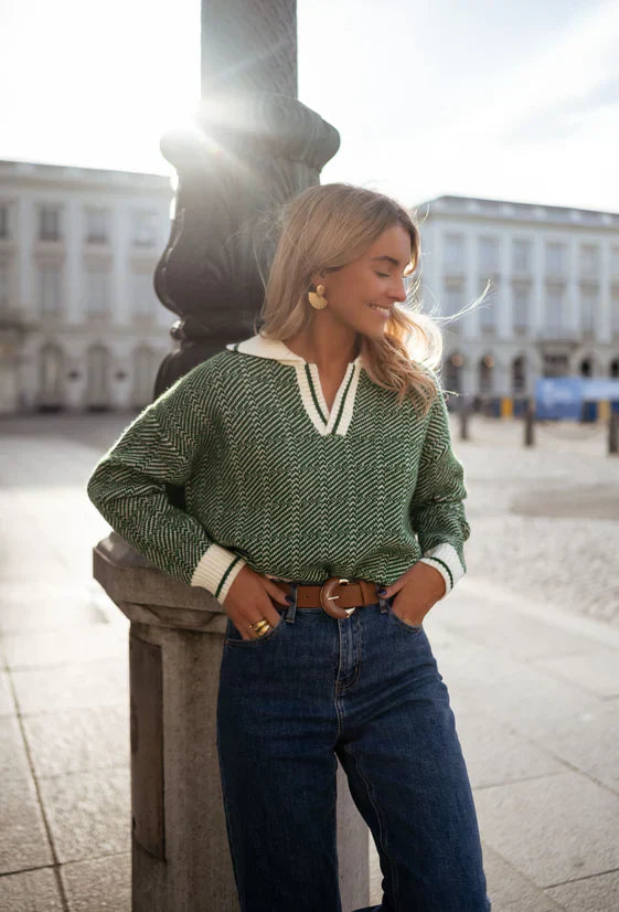 V-Neck Pullover in Green