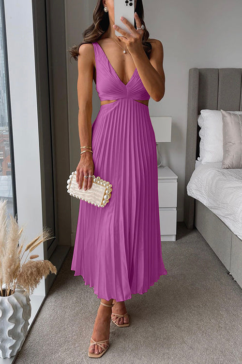 Elsa | Chic Pleated Maxi Gown