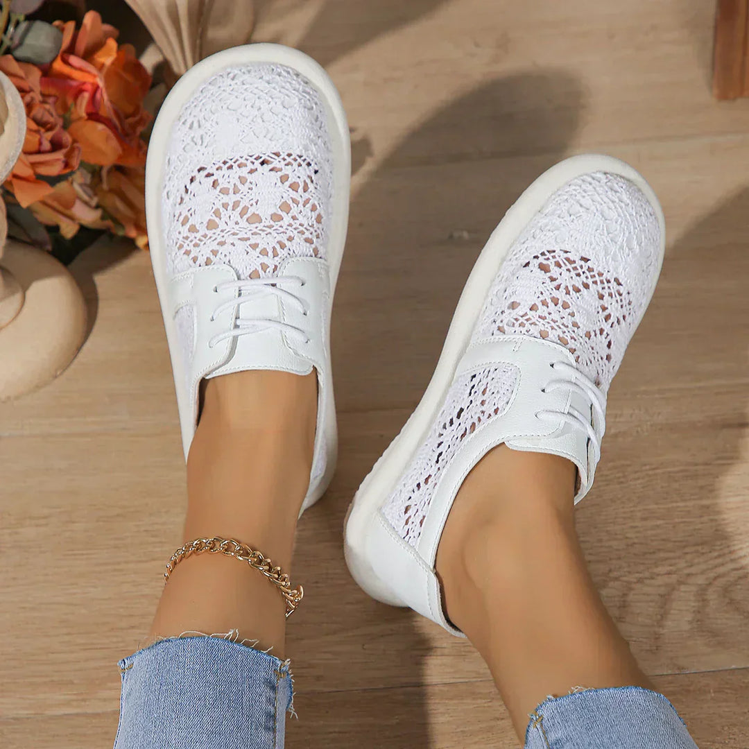 "Chaussures Orthopédiques en Maille Gayle" can be rewritten as "Baskets Orthopédiques en Maille Gayle".