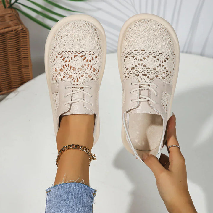 "Chaussures Orthopédiques en Maille Gayle" can be rewritten as "Baskets Orthopédiques en Maille Gayle".