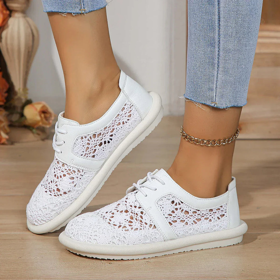 "Chaussures Orthopédiques en Maille Gayle" can be rewritten as "Baskets Orthopédiques en Maille Gayle".