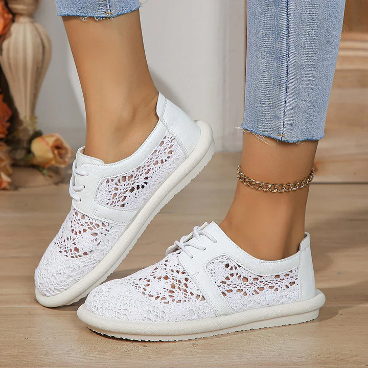 "Chaussures Orthopédiques en Maille Gayle" can be rewritten as "Baskets Orthopédiques en Maille Gayle".