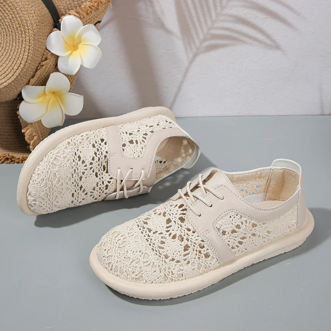 "Chaussures Orthopédiques en Maille Gayle" can be rewritten as "Baskets Orthopédiques en Maille Gayle".