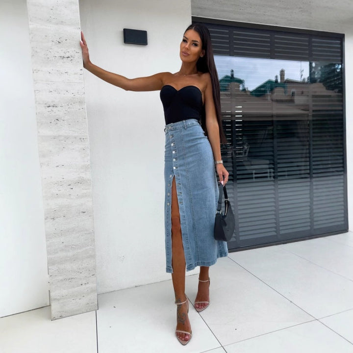 Chiara | Stylish, Body-Conforming Denim Skirt